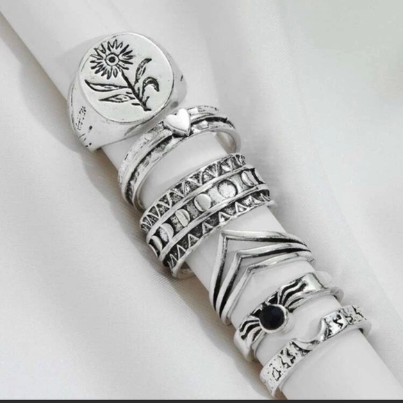 Antiqued Silver 📂 Flower Engraved Chunky Ring Set - Picture 2 of 4